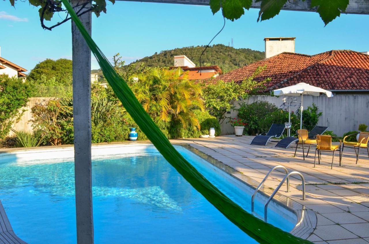 Estudio Com Piscina No Corrego Grande N781 *